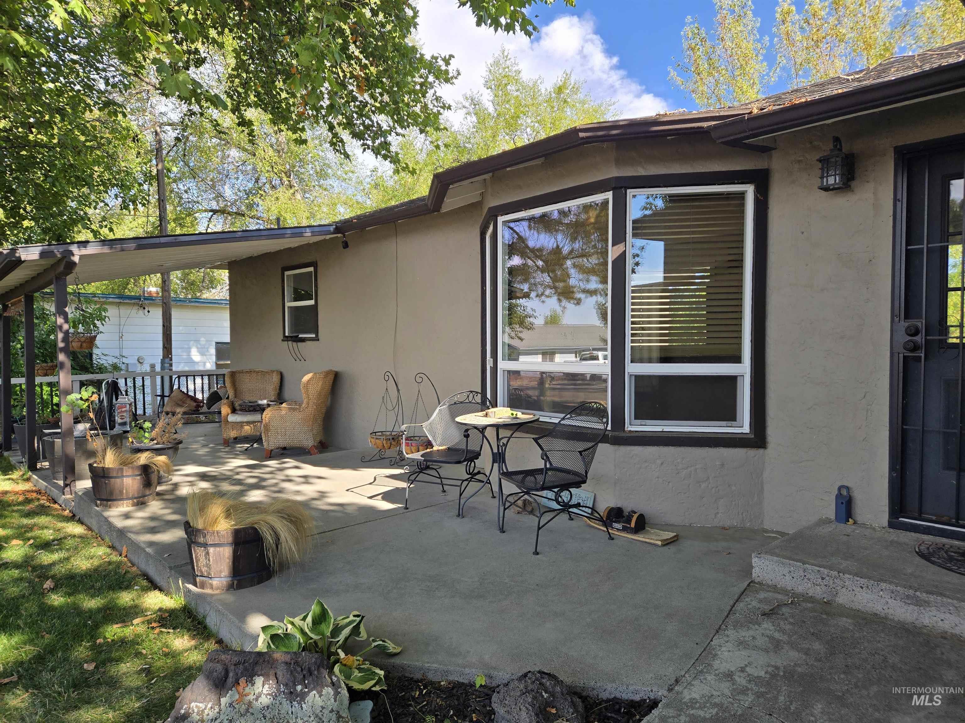 801 Hughes Dr Property Photo 2