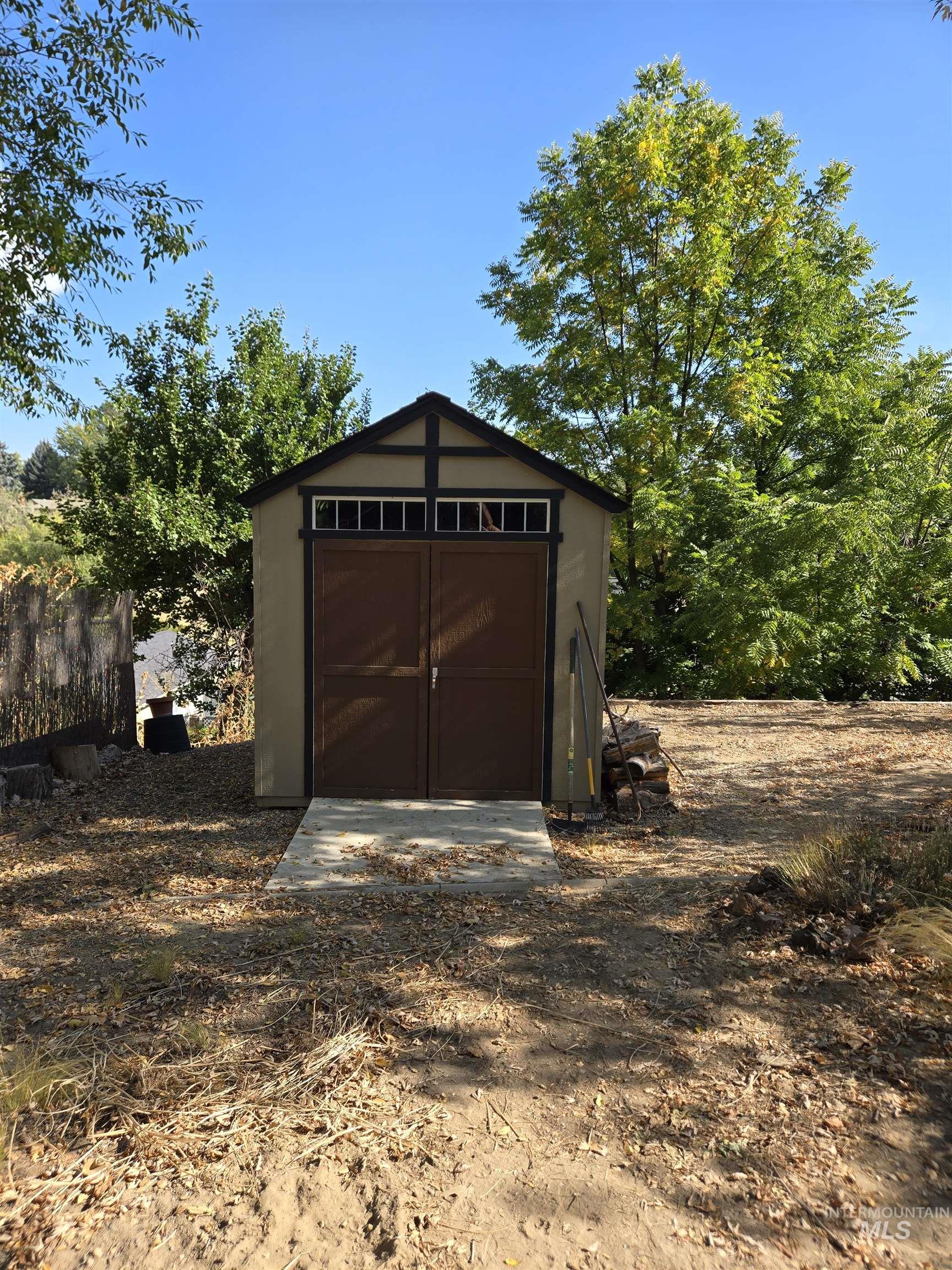 801 Hughes Dr Property Photo 31