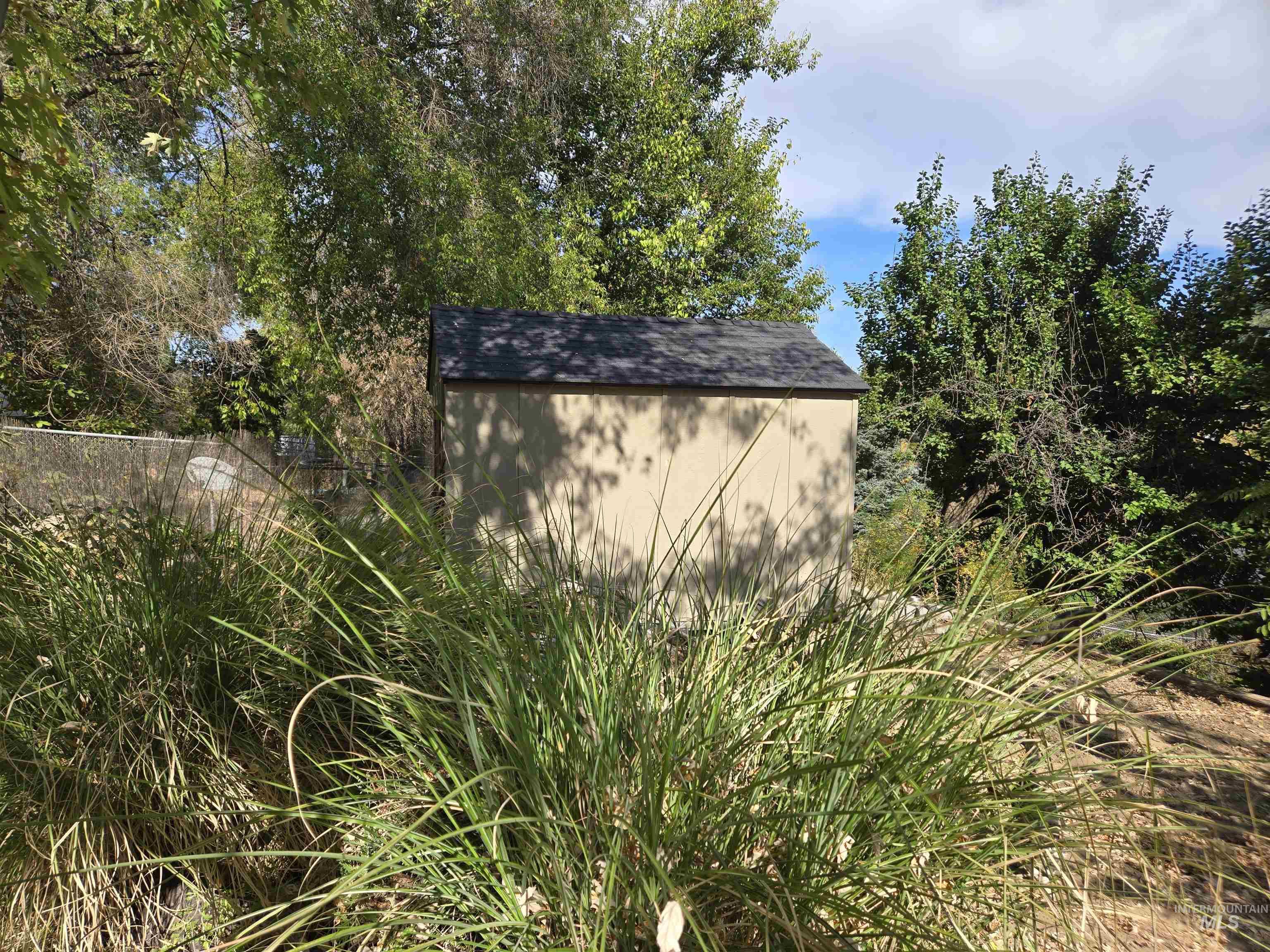 801 Hughes Dr Property Photo 33