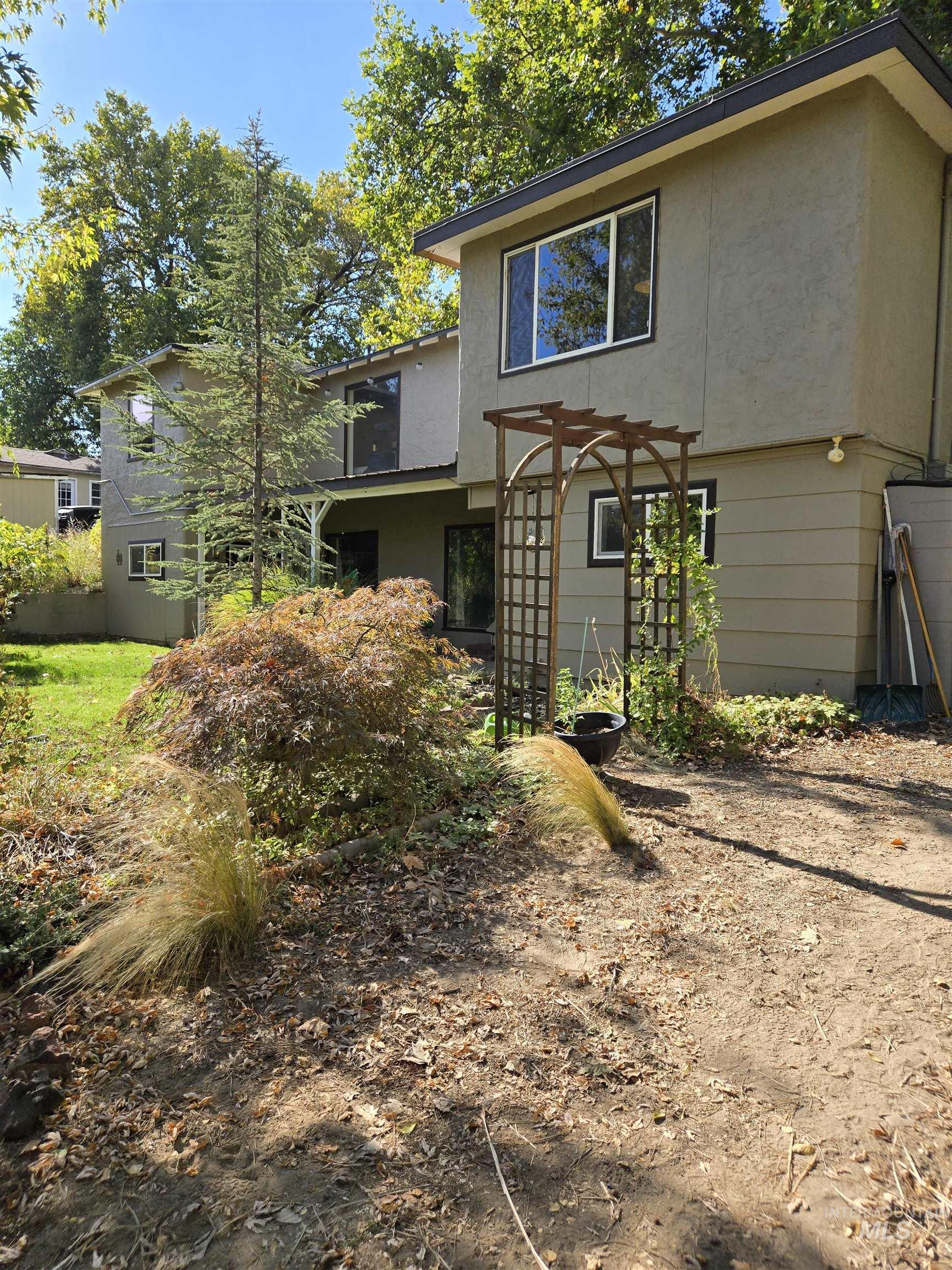 801 Hughes Dr Property Photo 40