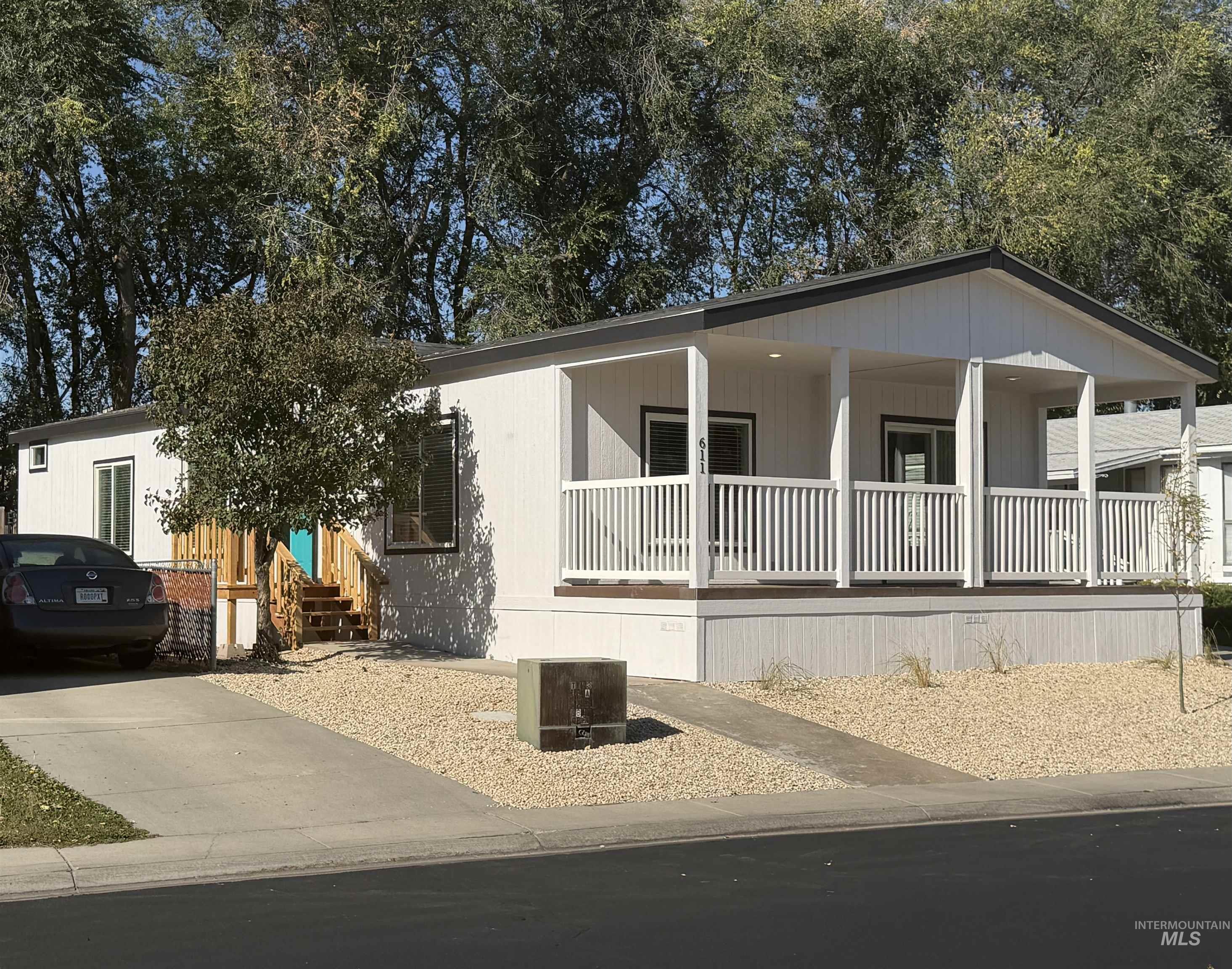 611 N Timathy Rd Property Photo 4