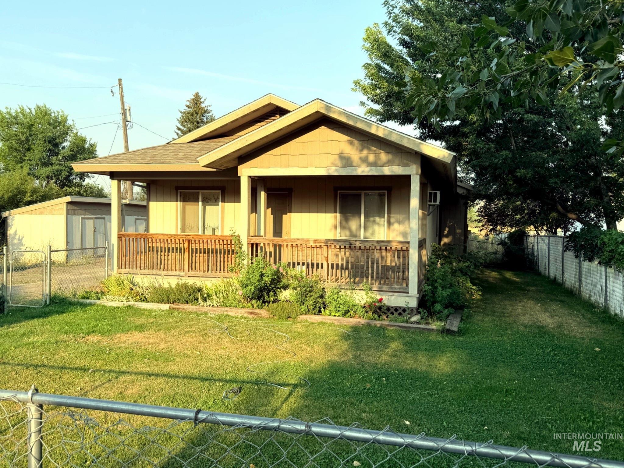 301 N Galena Street Property Photo 2