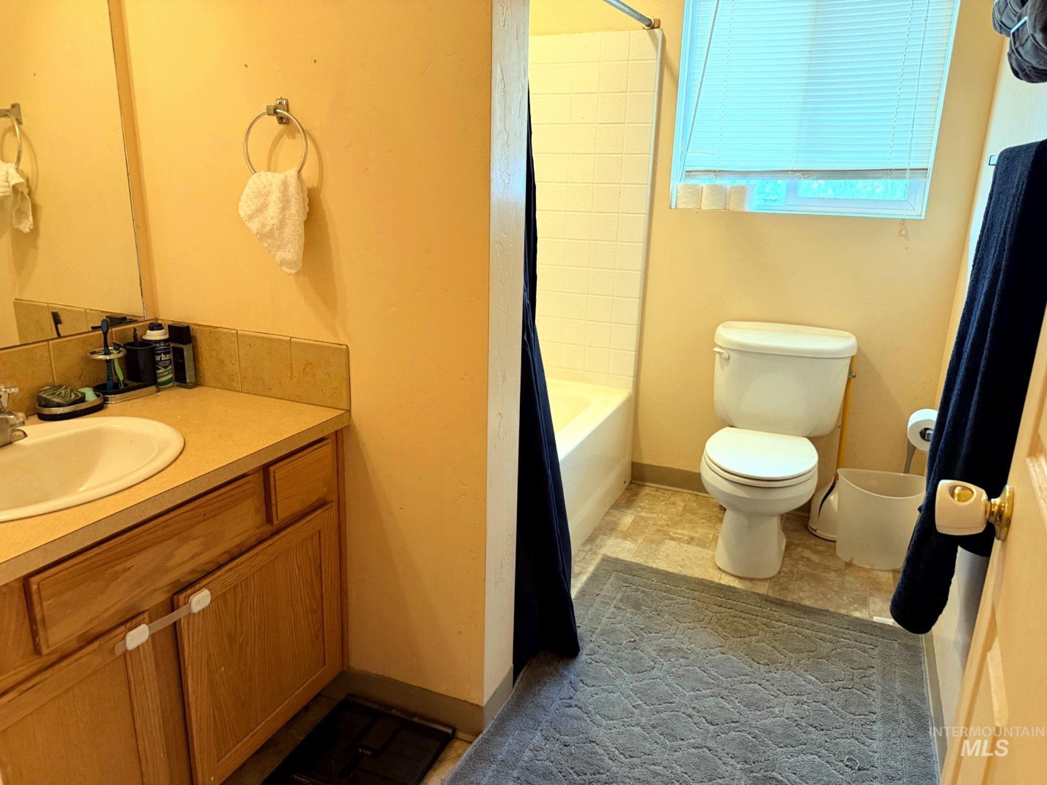 301 N Galena Street Property Photo 9