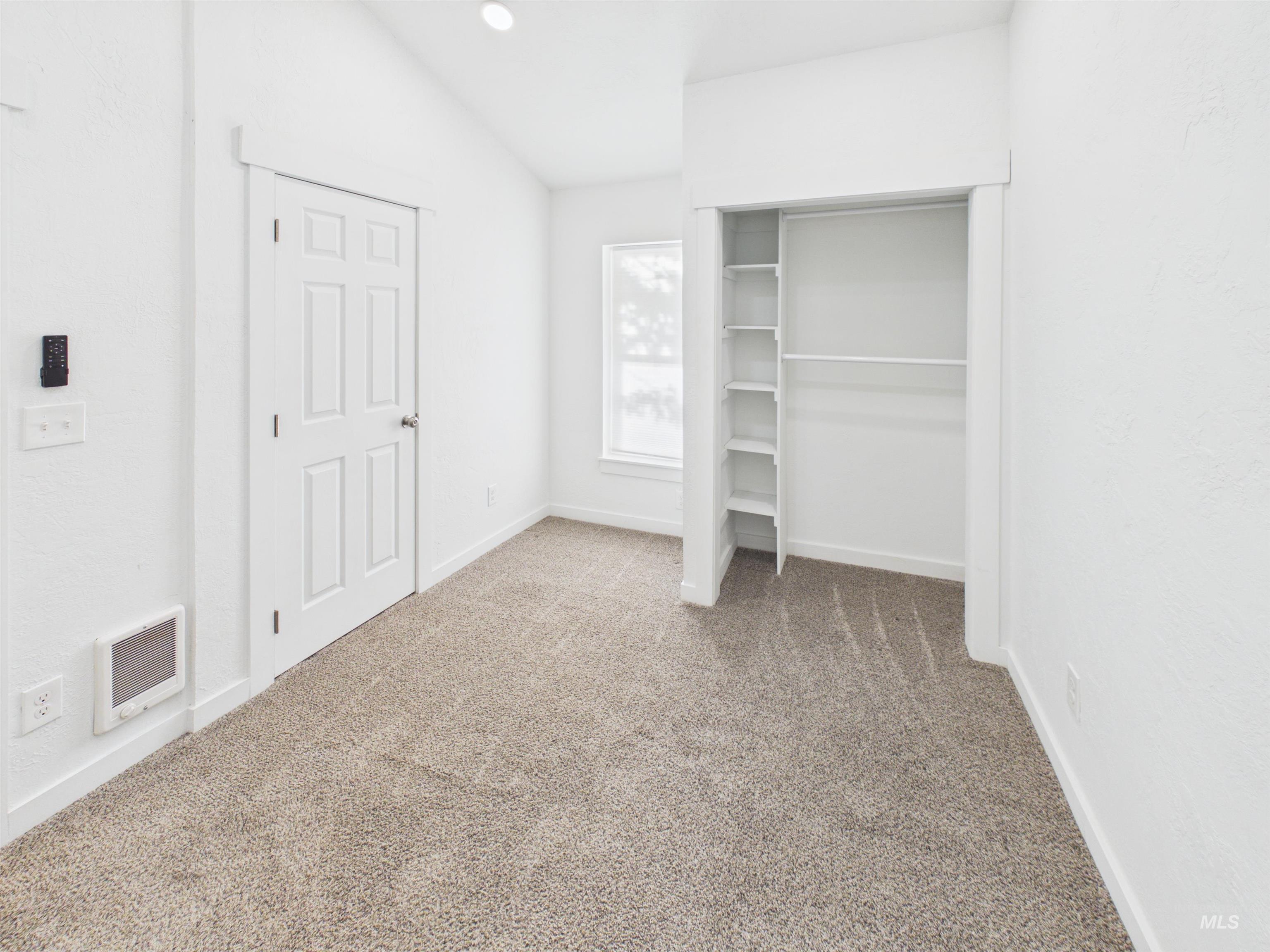 826 Burton Property Photo 25