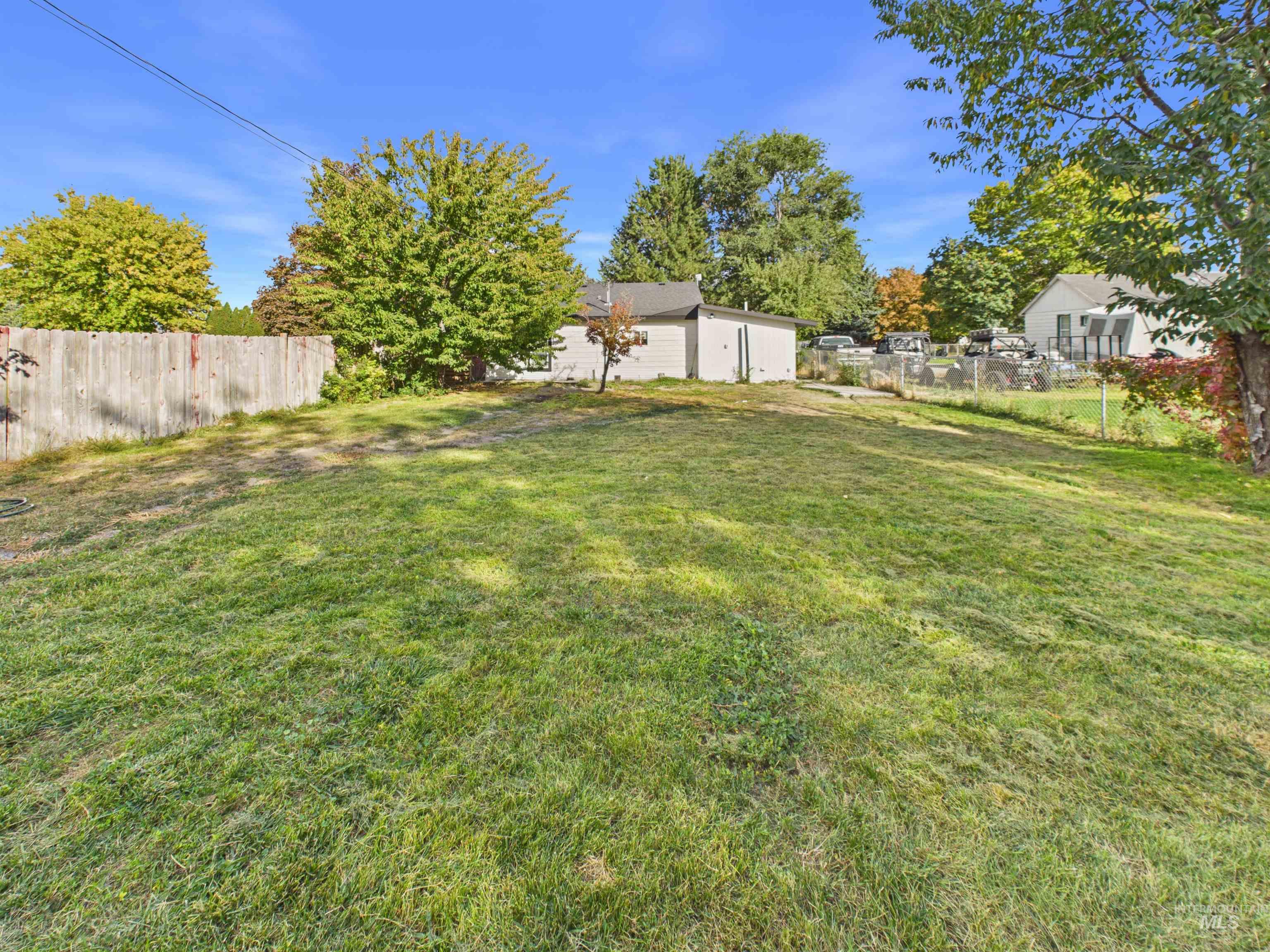 826 Burton Property Photo 29