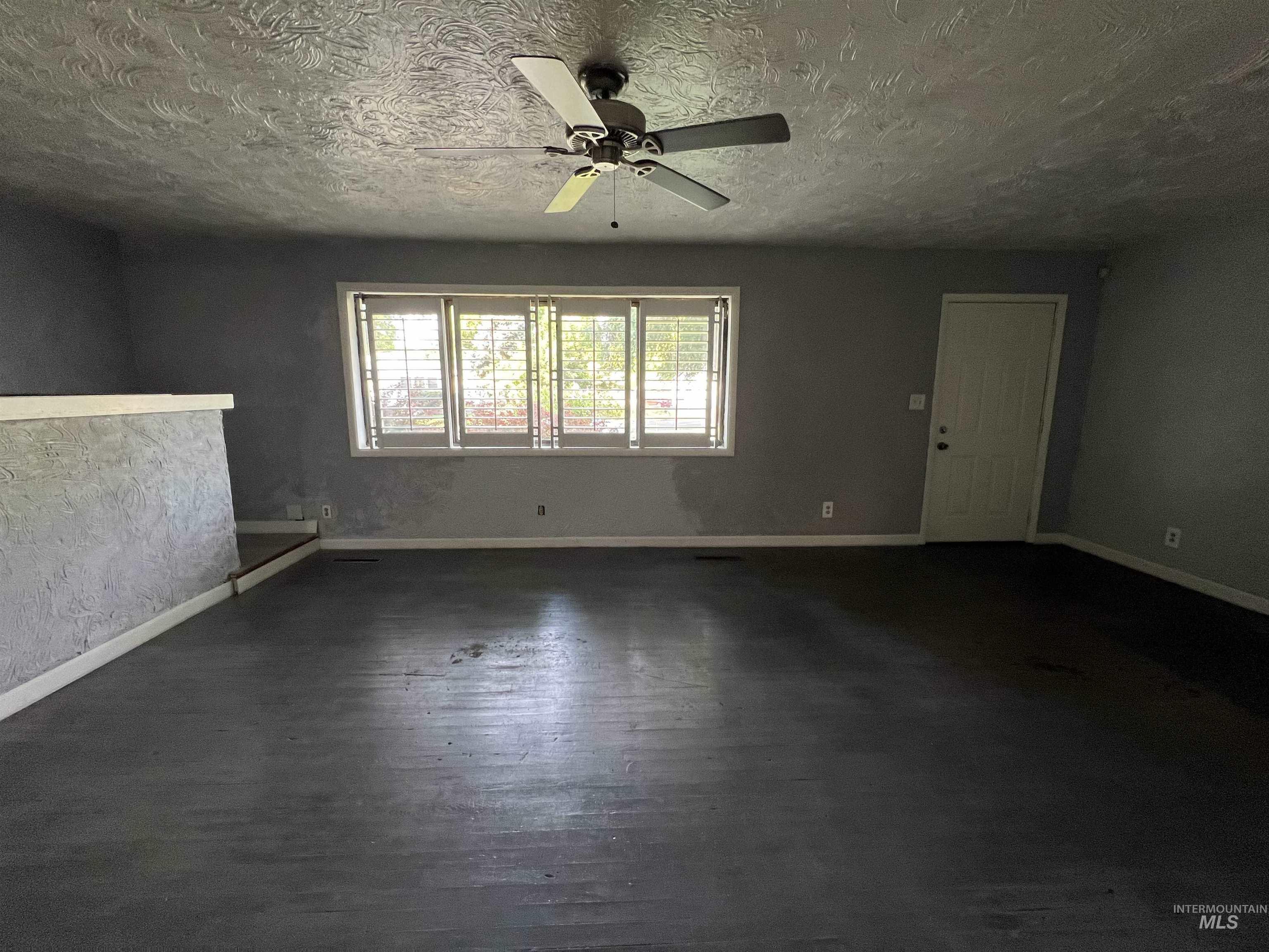 1205 E Logan Property Photo 2