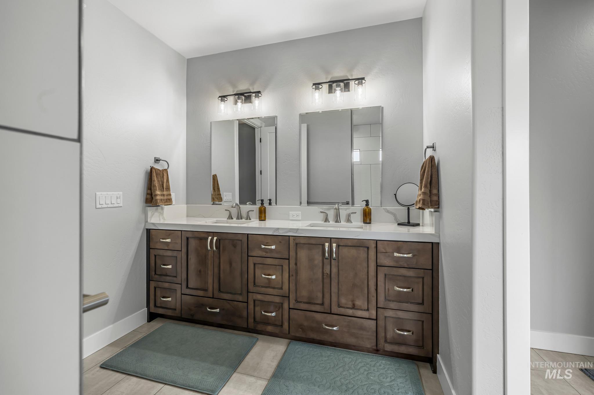 2125 Canyon Village Cir Property Photo 29