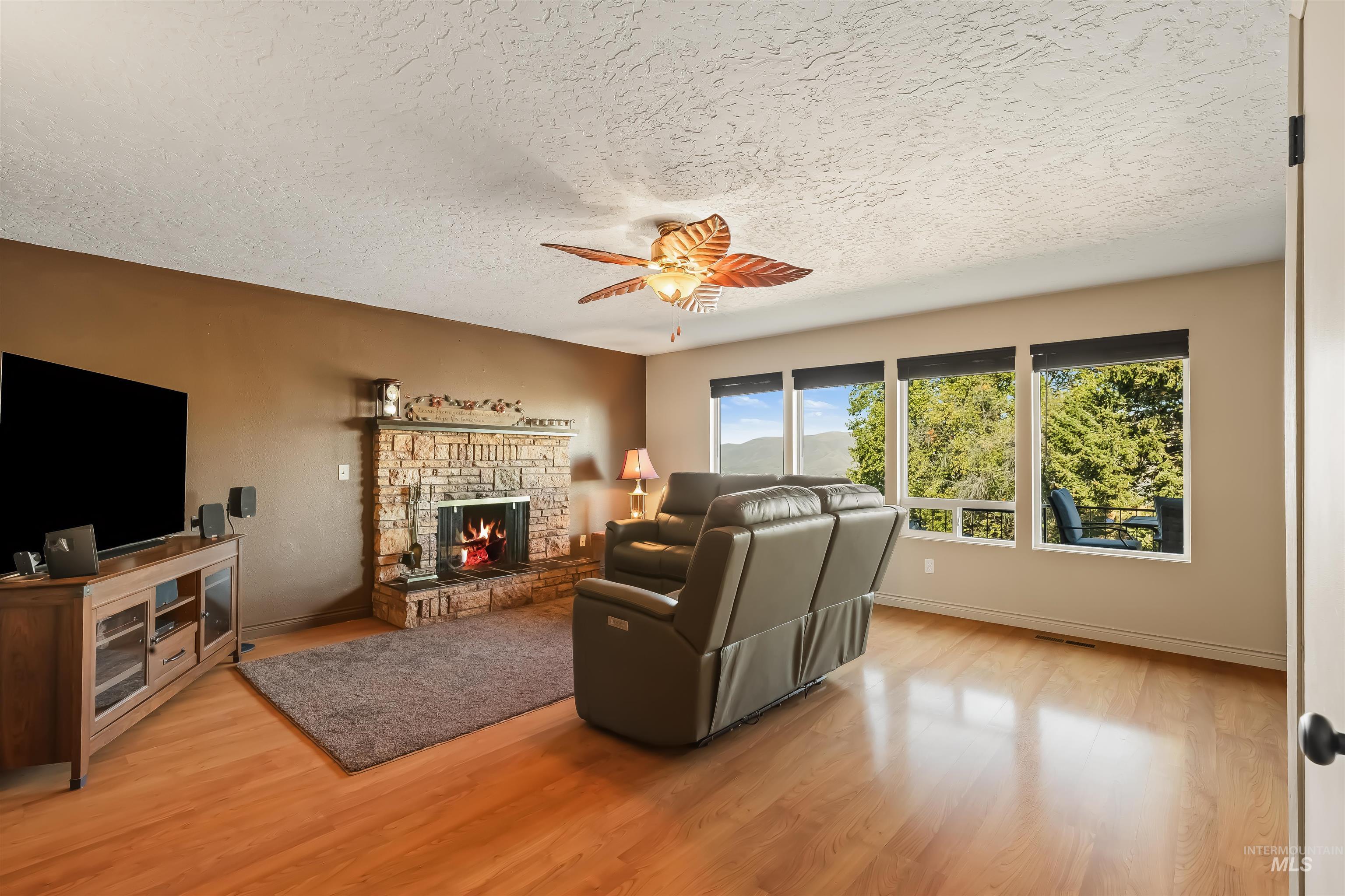 3016 Mayfair Ridge Property Photo 5