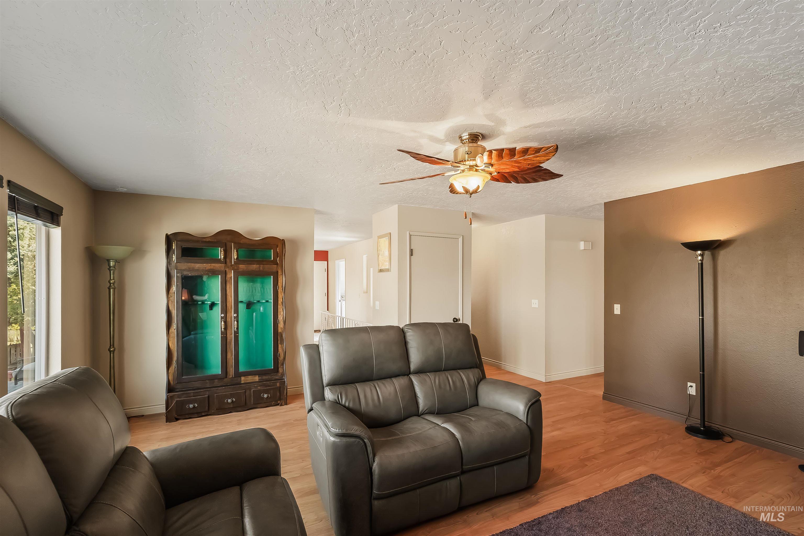 3016 Mayfair Ridge Property Photo 7