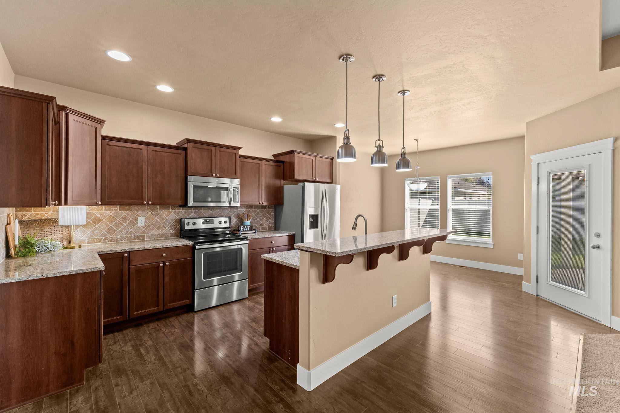 1111 Bell Lane Property Photo 6