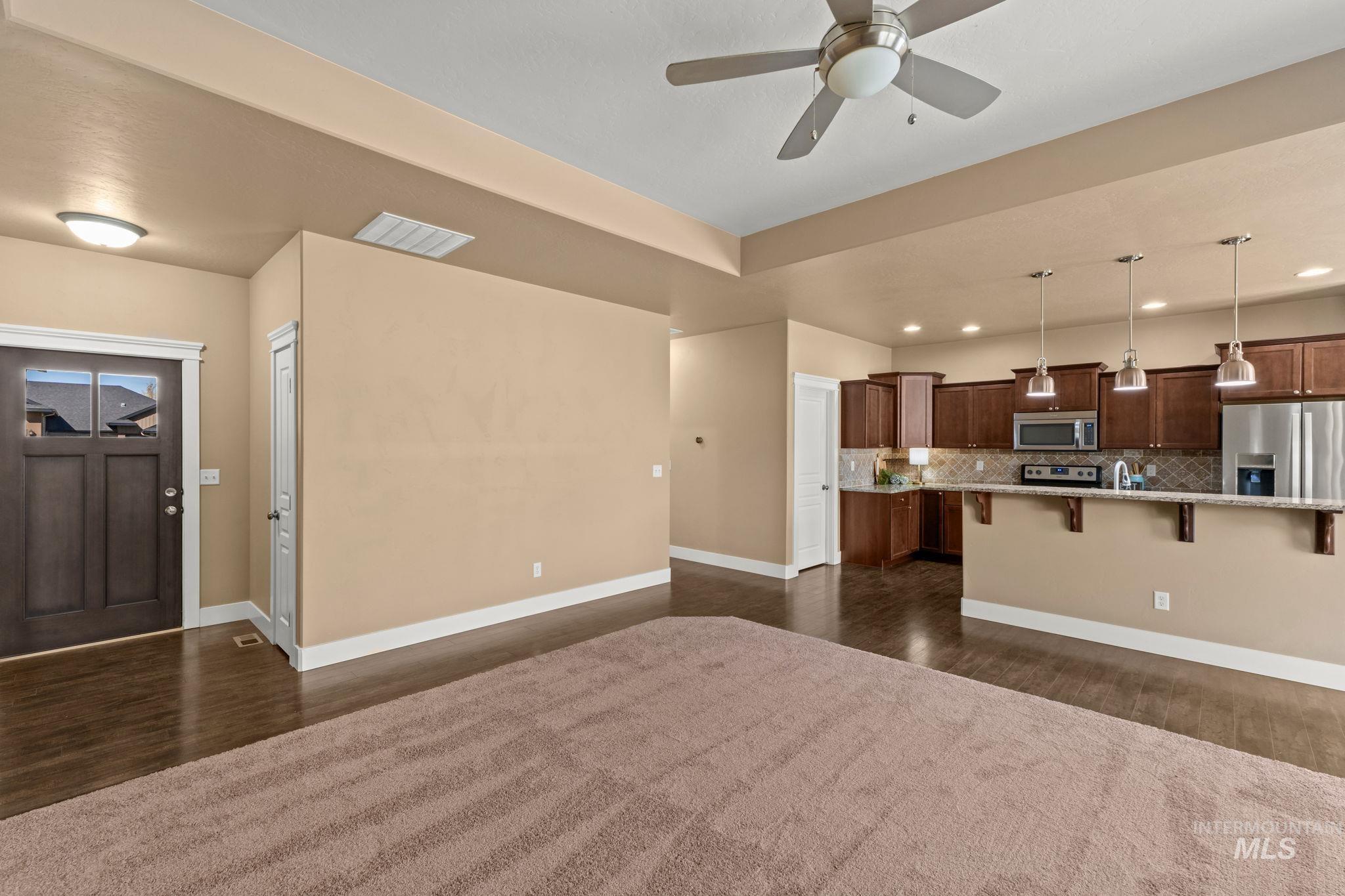 1111 Bell Lane Property Photo 11