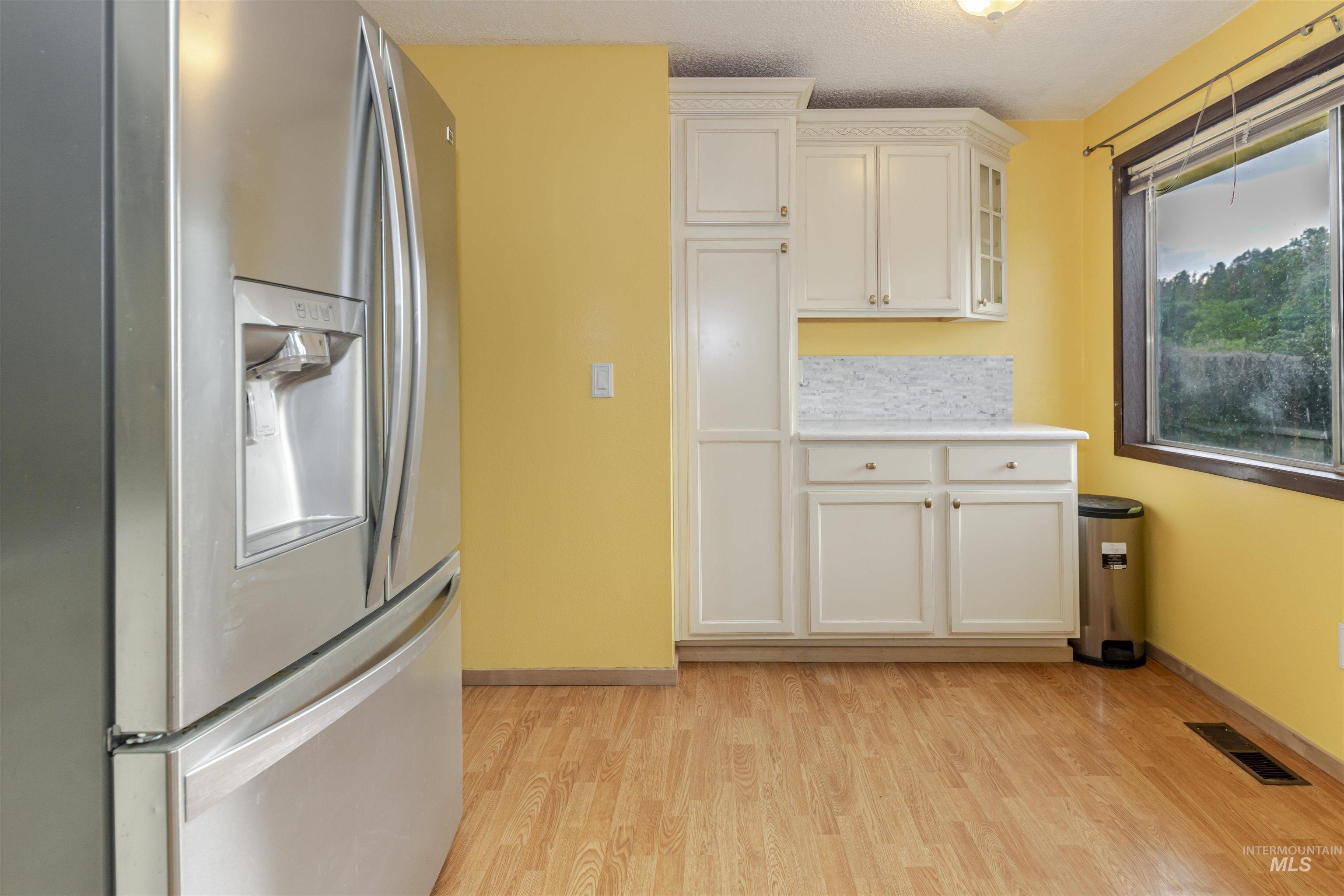 2909 Meadowlark Drive Property Photo 7