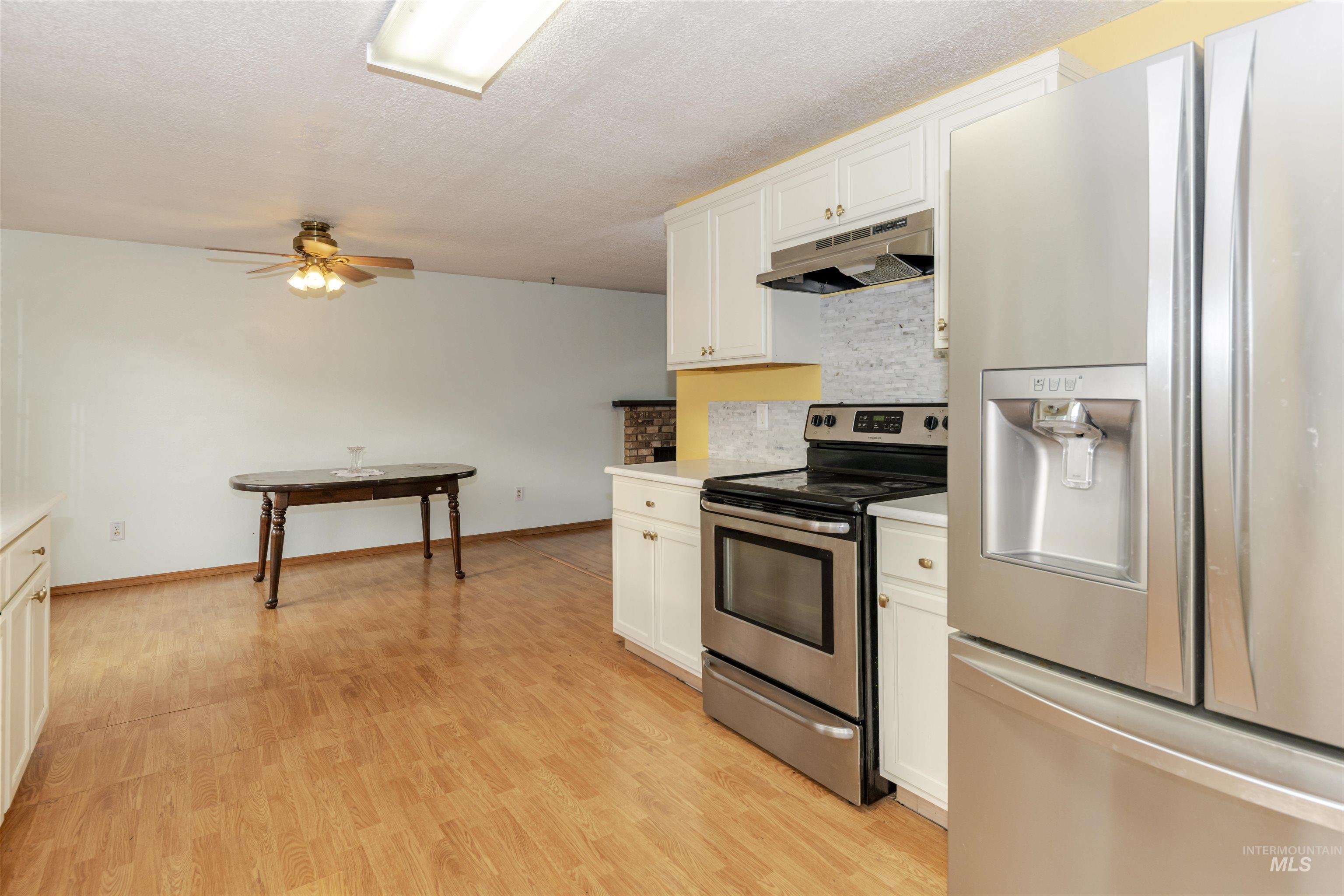2909 Meadowlark Drive Property Photo 8