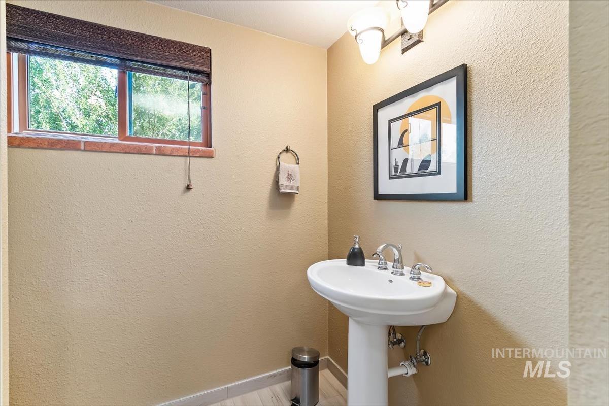 2570 Bruins Circle Property Photo 35