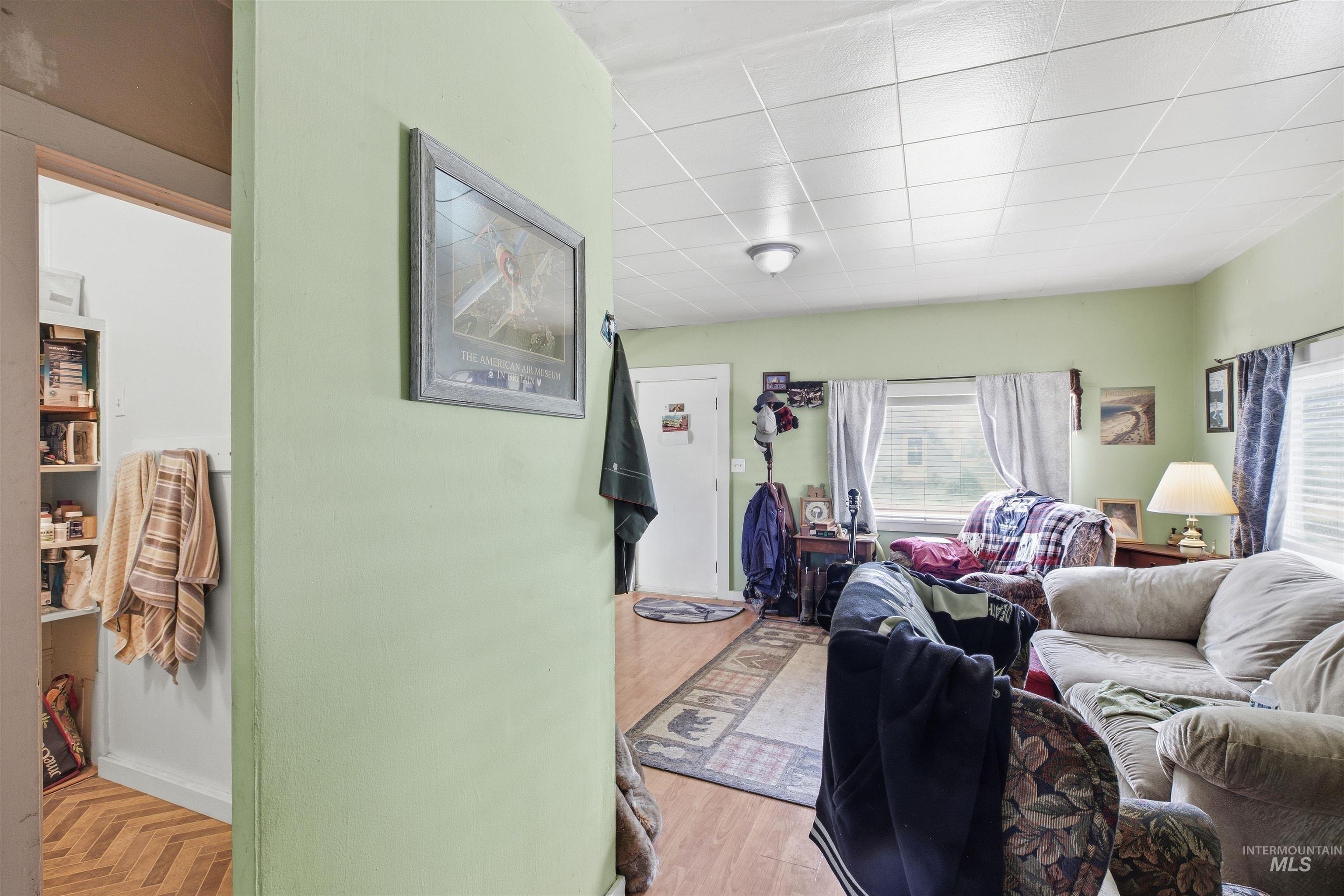 135 Garden Ct Property Photo 8