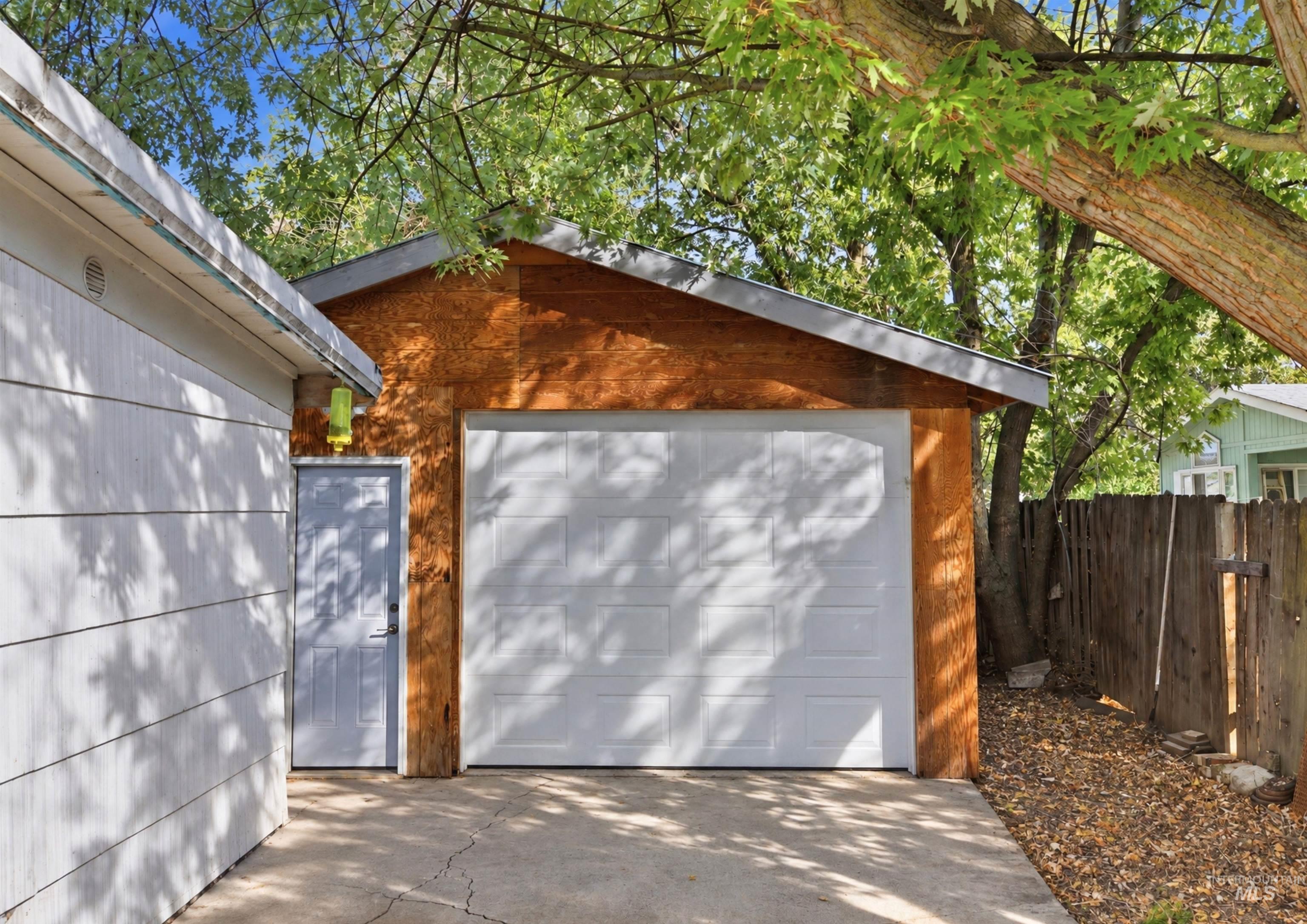 135 Garden Ct Property Photo 33