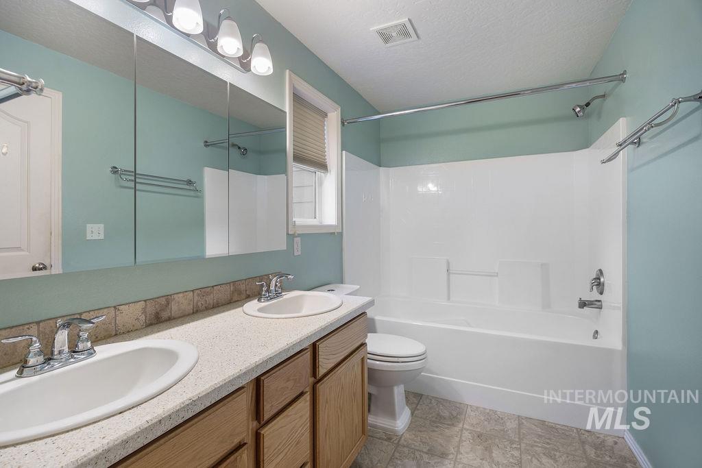 1005 Mallard St Property Photo 12