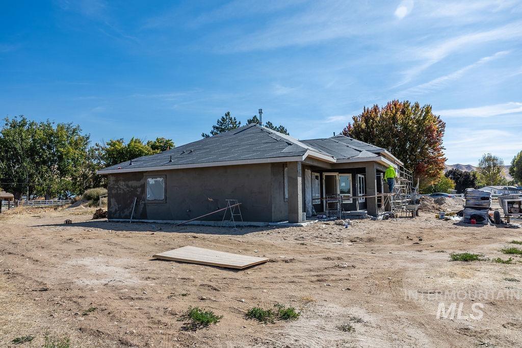 2572 Winchester Ln Property Photo 6