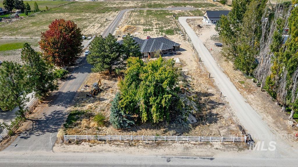 2572 Winchester Ln Property Photo 8