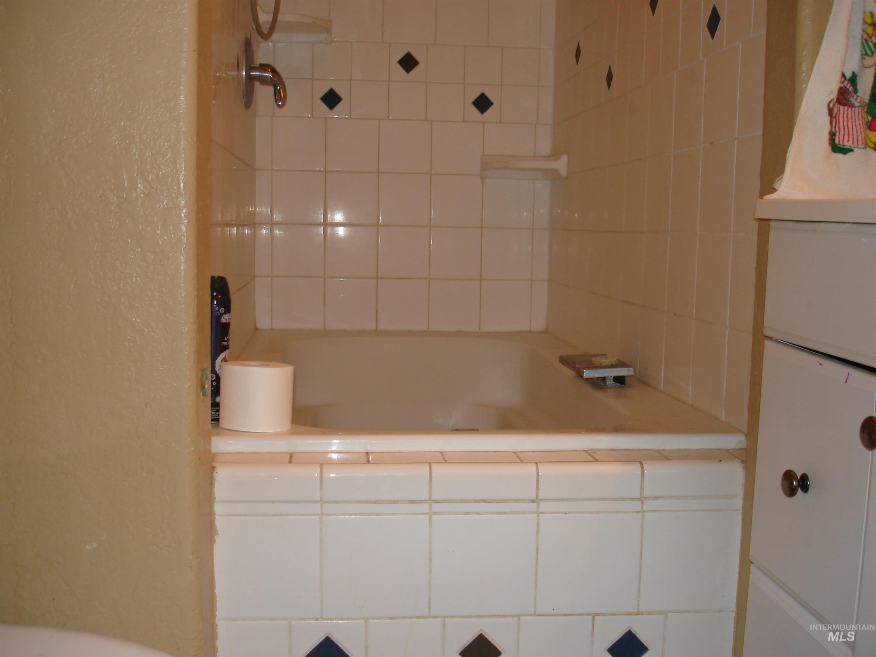 2004 3rd Ave N Property Photo 21