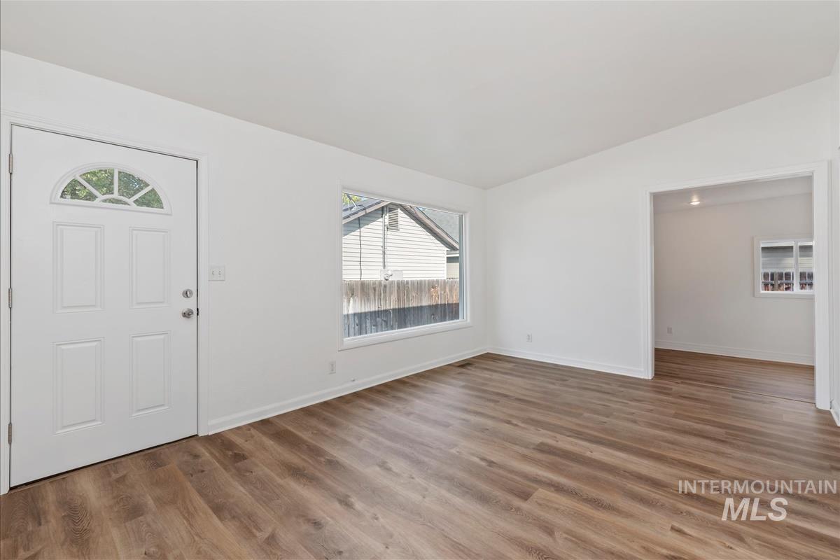 3334 W Good St Property Photo 4