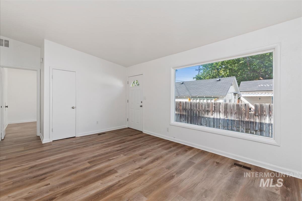3334 W Good St Property Photo 6