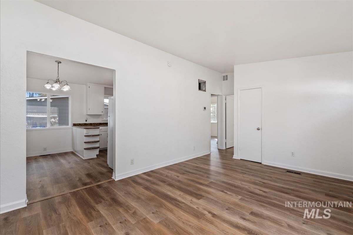 3334 W Good St Property Photo 7