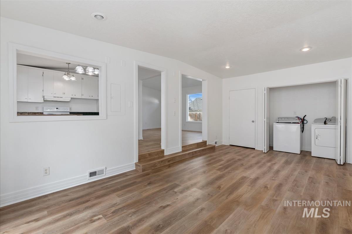3334 W Good St Property Photo 14