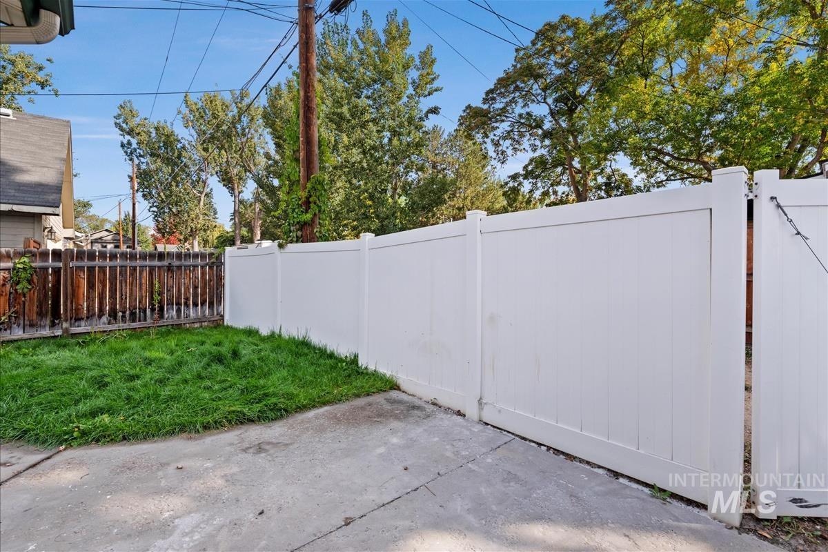 3334 W Good St Property Photo 22