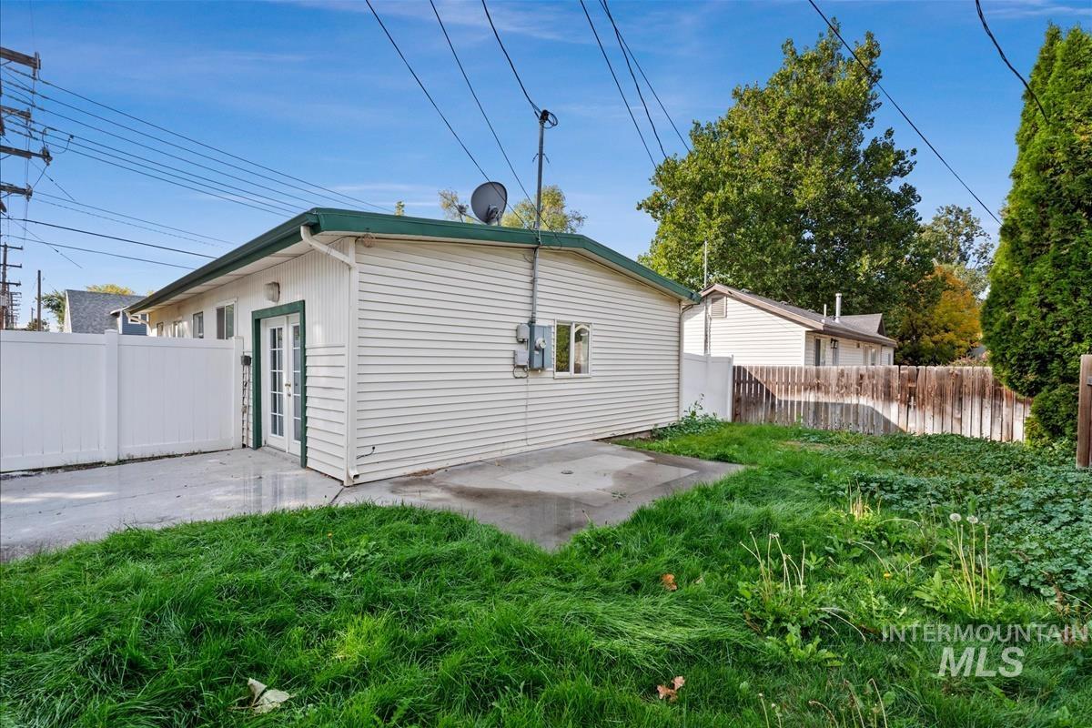 3334 W Good St Property Photo 23