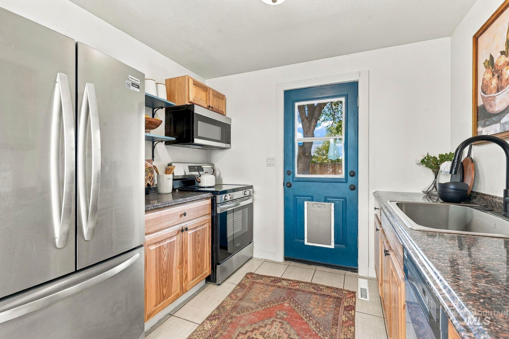 5916 W Clinton Street Property Photo 13
