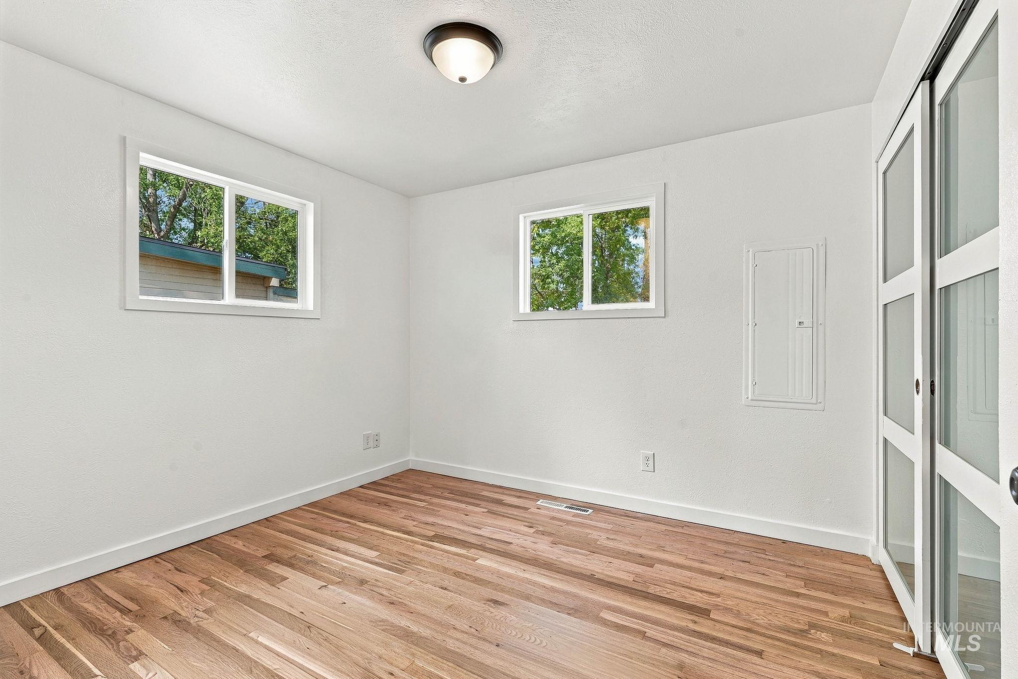 5916 W Clinton Street Property Photo 20