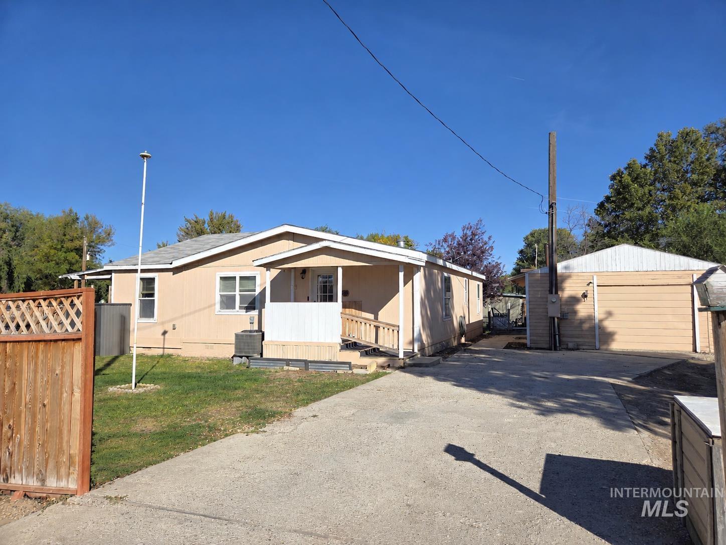 4412 Diane St Property Photo 2