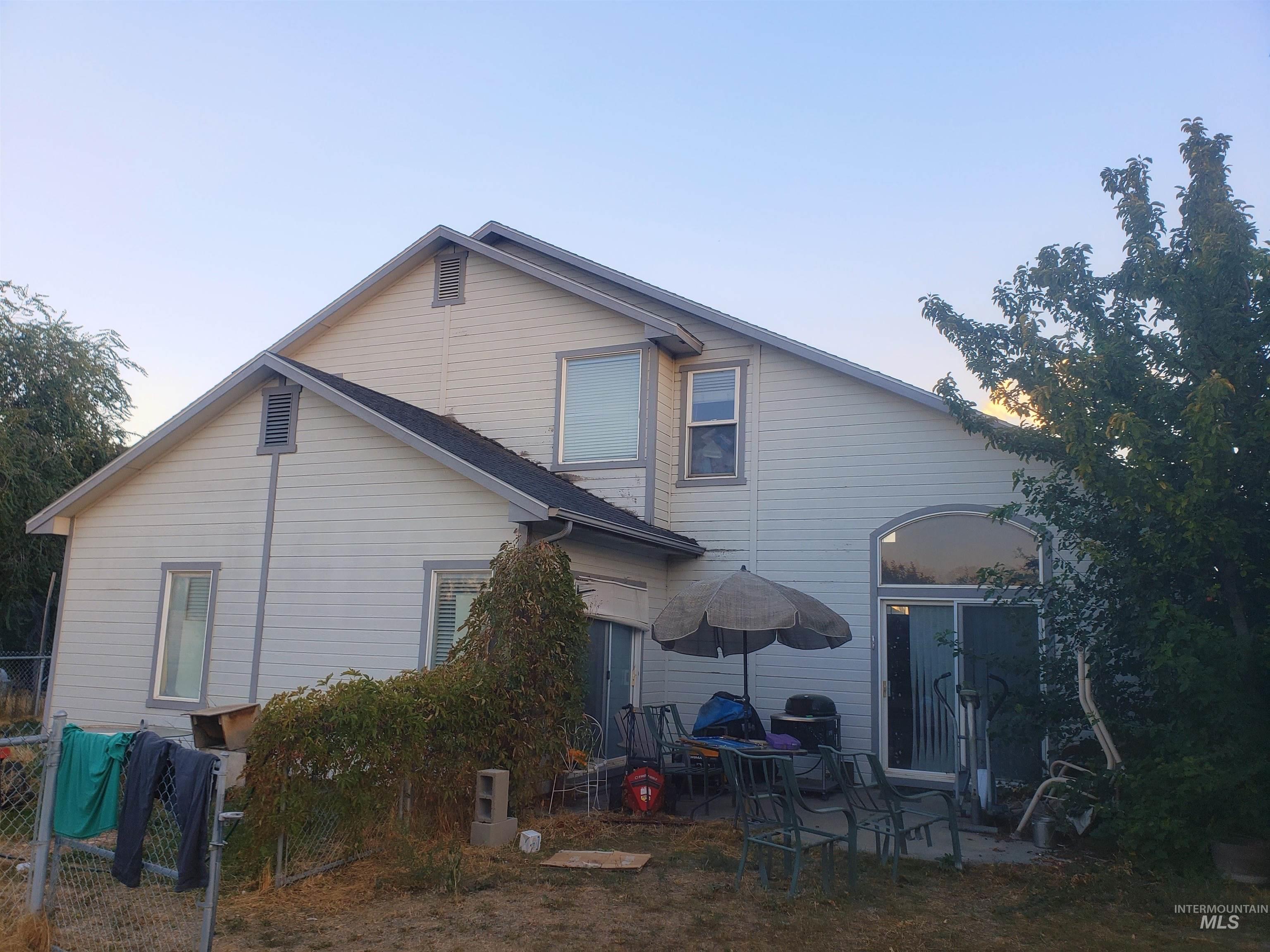 2108 E Lewis Lane Property Photo 4