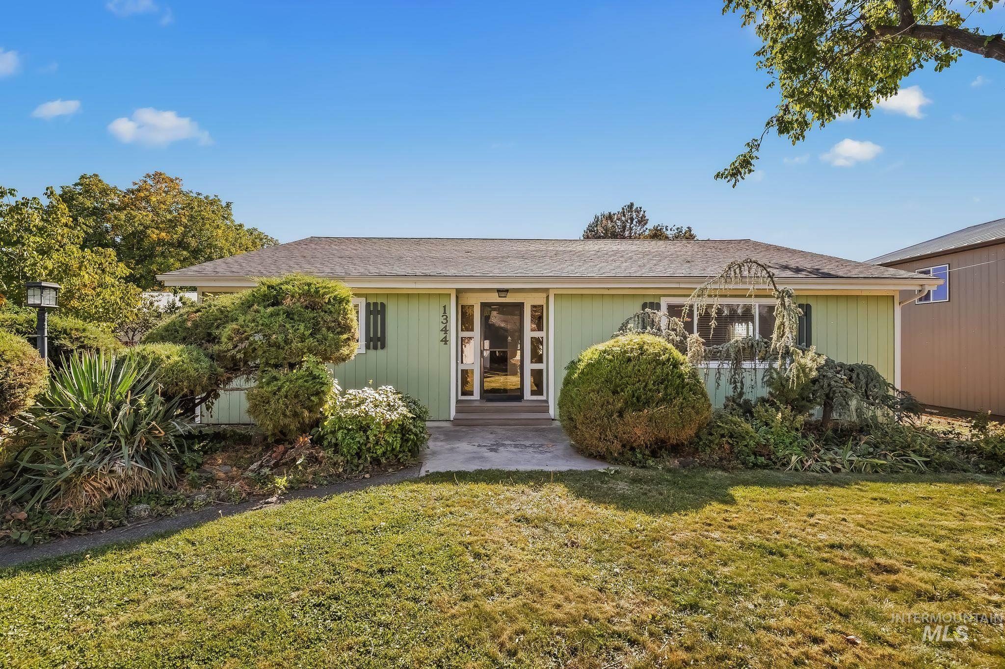 1344 Hemlock Ave Property Photo 1