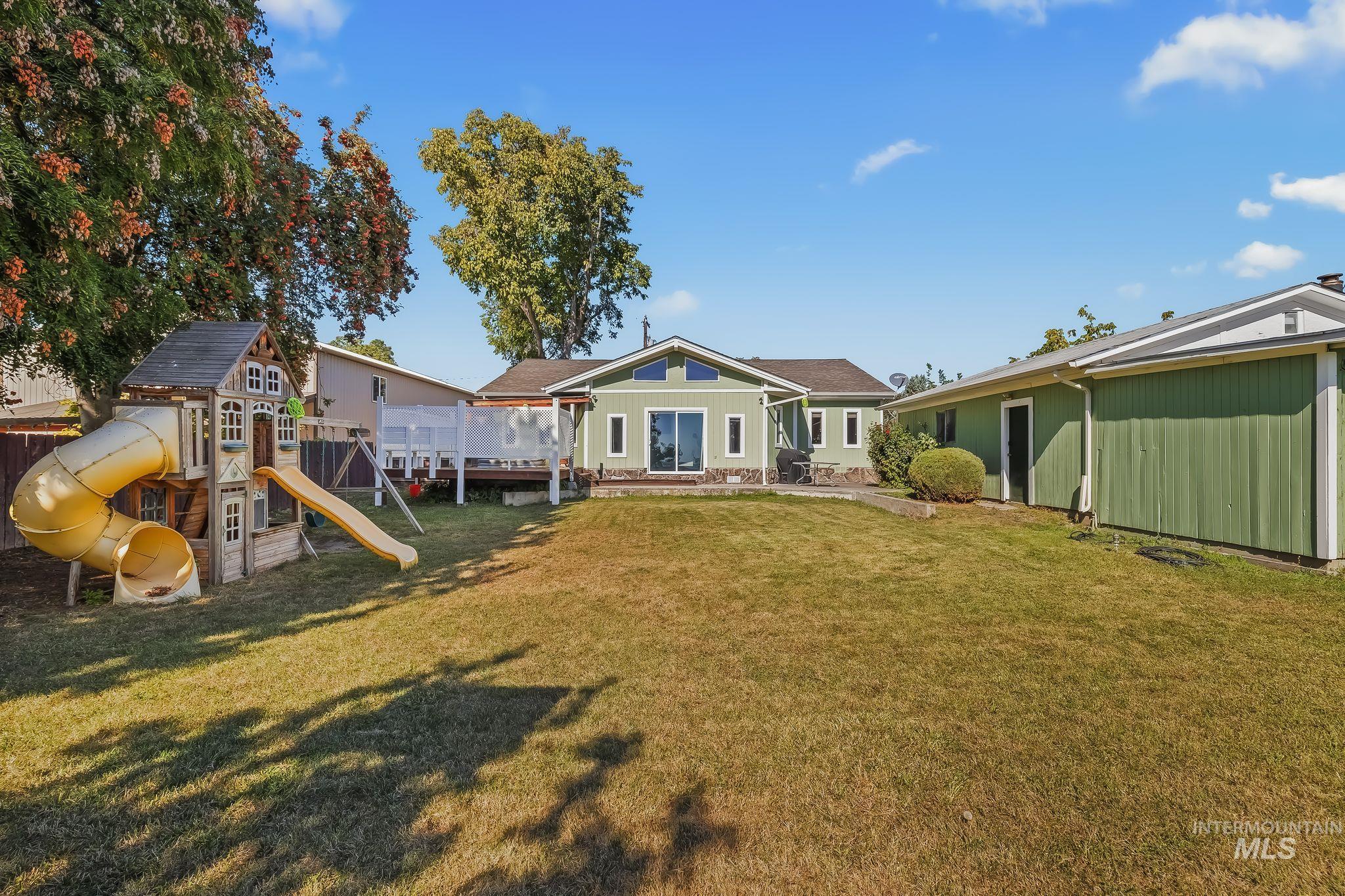 1344 Hemlock Ave Property Photo 4