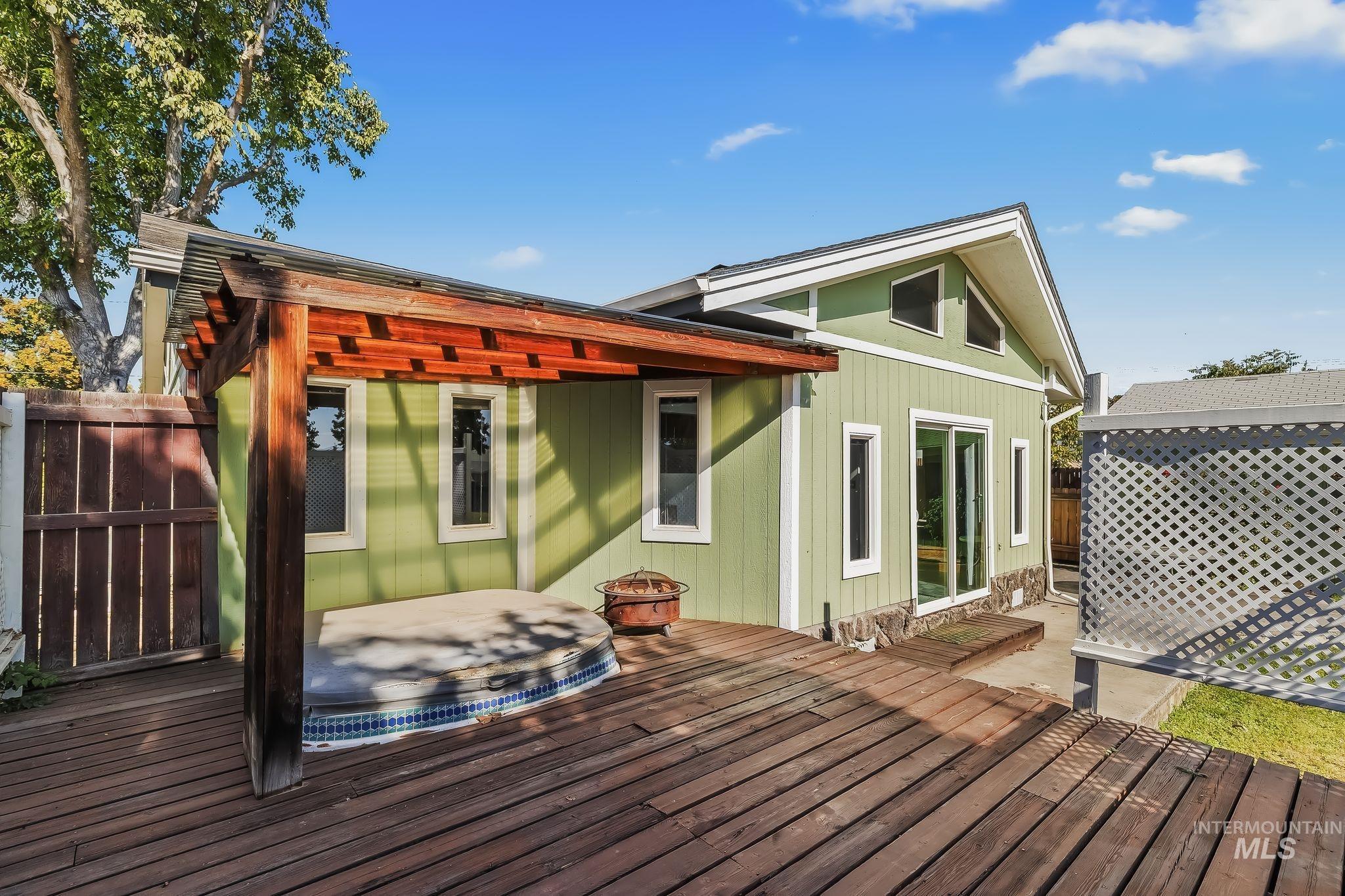 1344 Hemlock Ave Property Photo 36