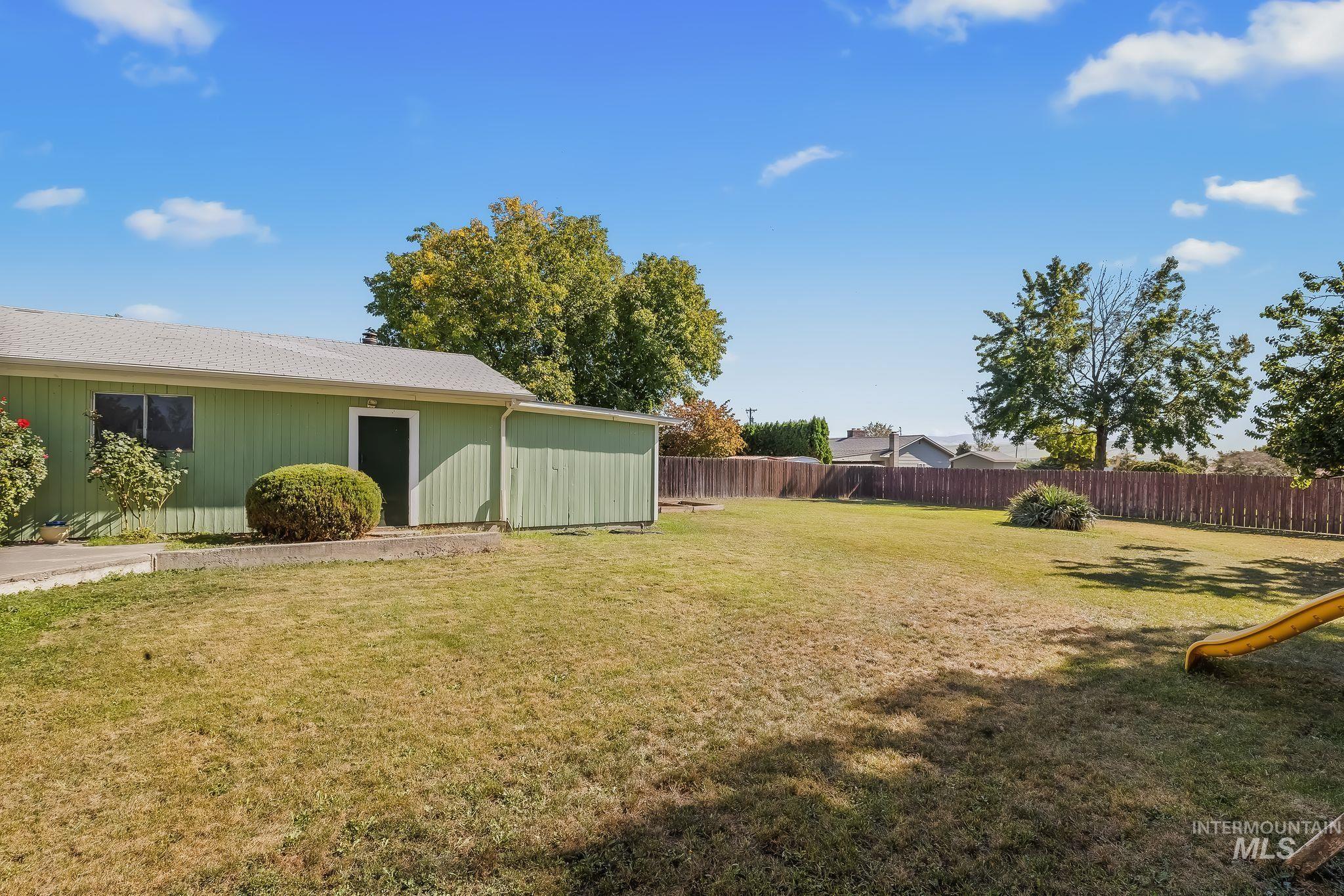 1344 Hemlock Ave Property Photo 37