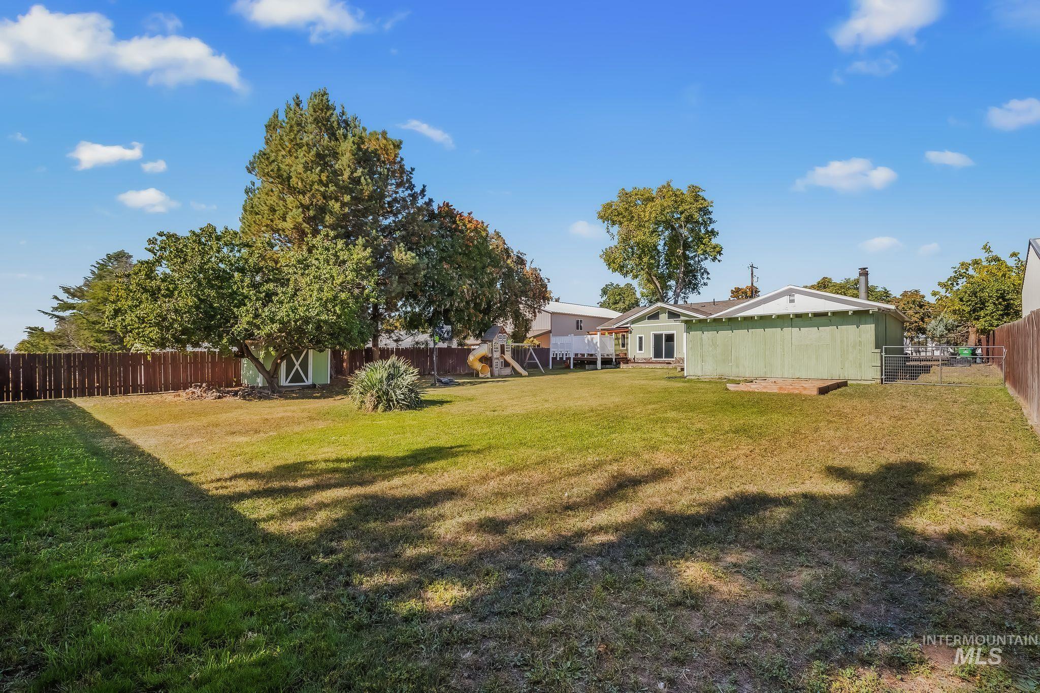 1344 Hemlock Ave Property Photo 42