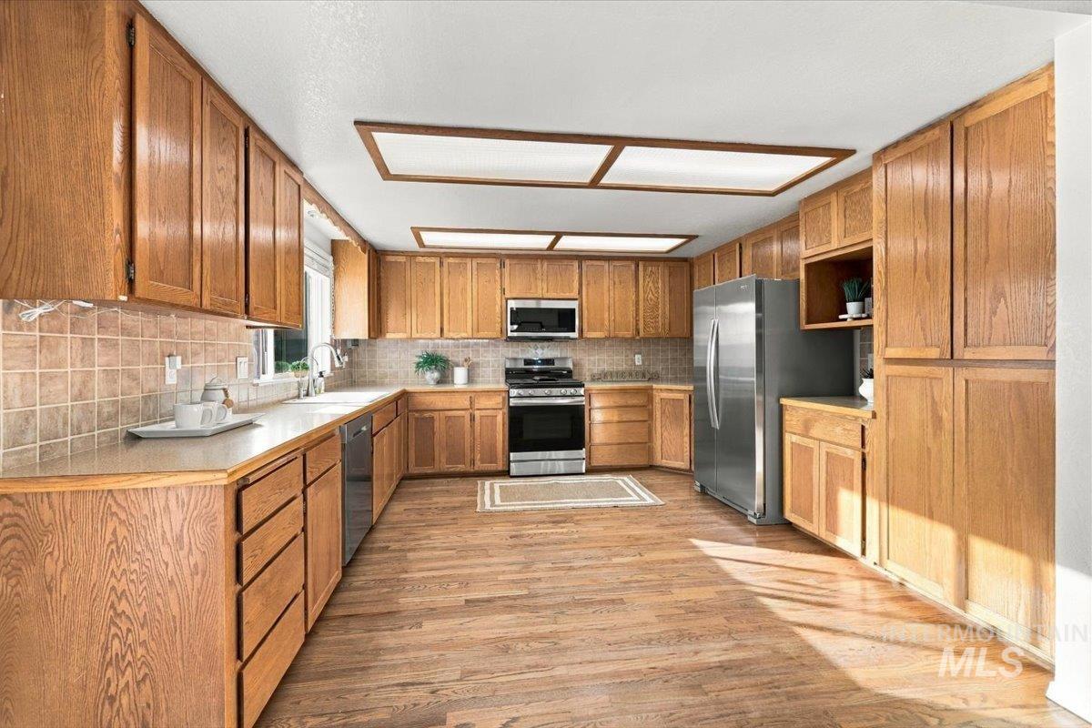 2405 Airport Avenue Property Photo 12