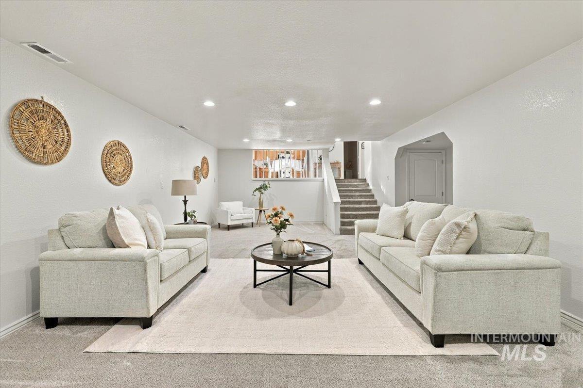 2405 Airport Avenue Property Photo 18