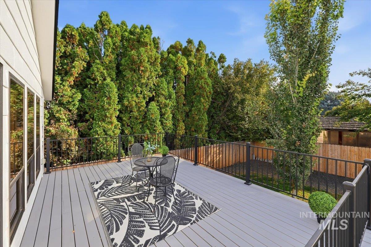 2405 Airport Avenue Property Photo 28