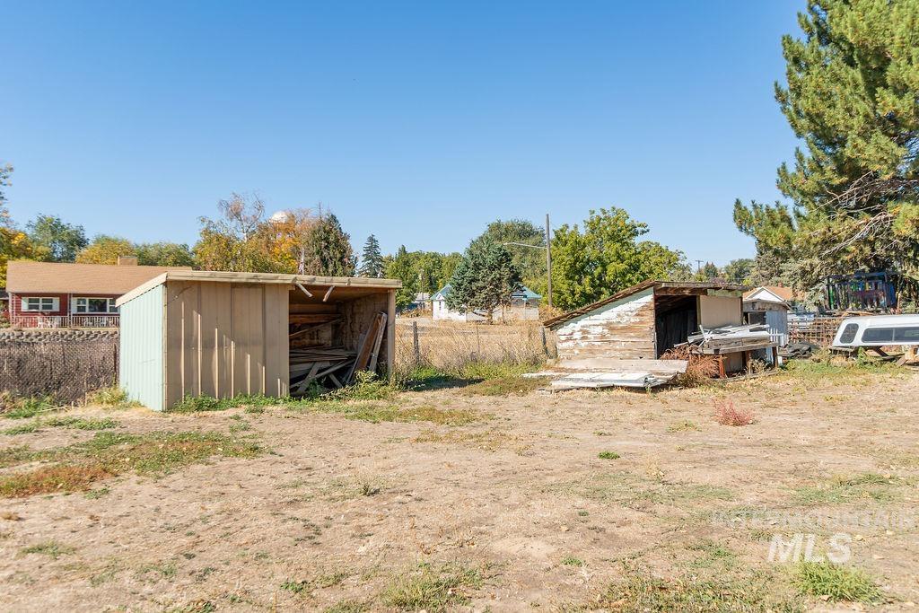 583 Notus Road Property Photo 7