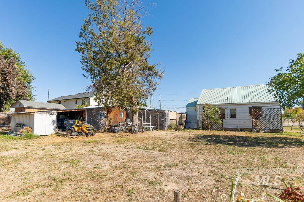 583 Notus Road Property Photo 8
