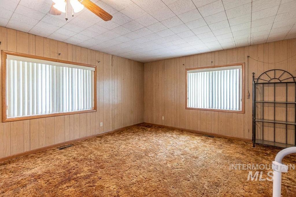 583 Notus Road Property Photo 32