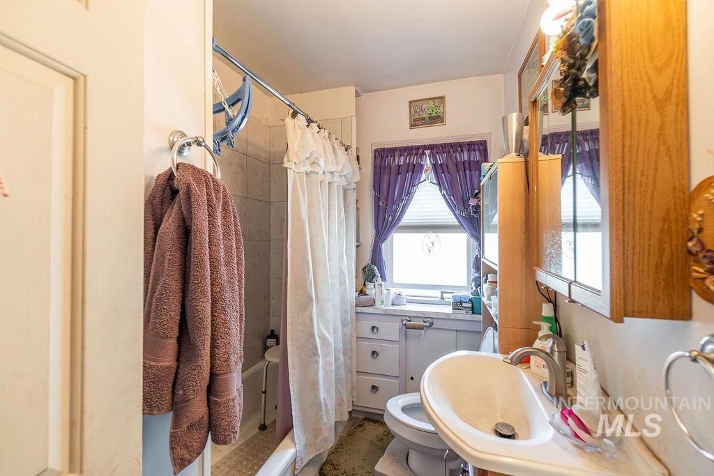 583 Notus Road Property Photo 45