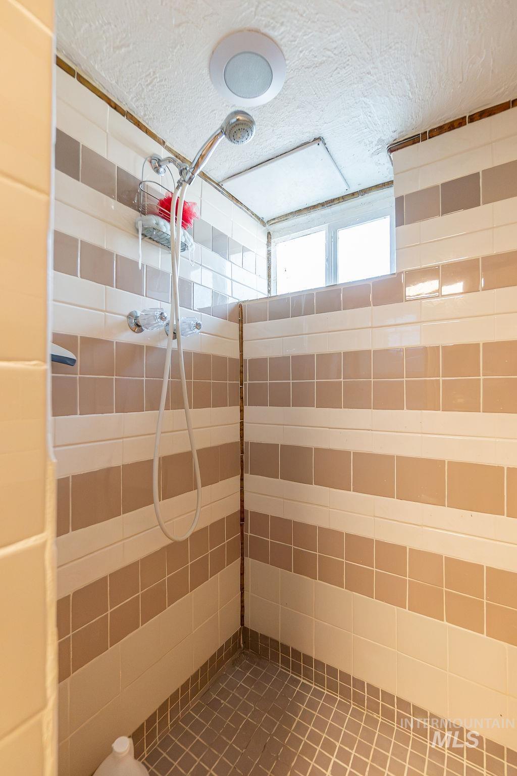 583 Notus Road Property Photo 48