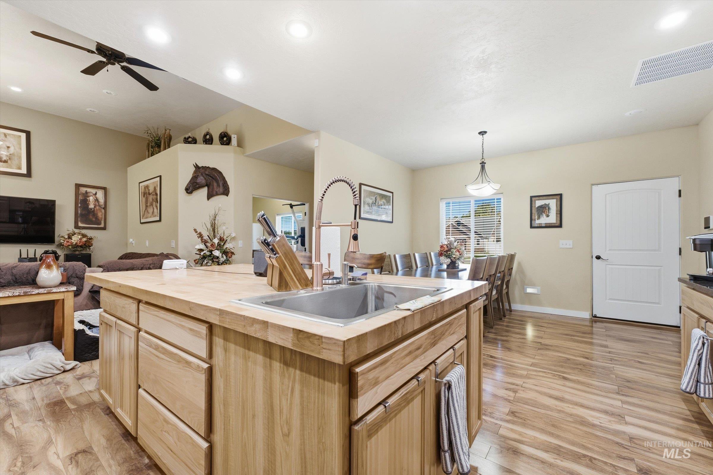 83 S Smiley Court Property Photo 11