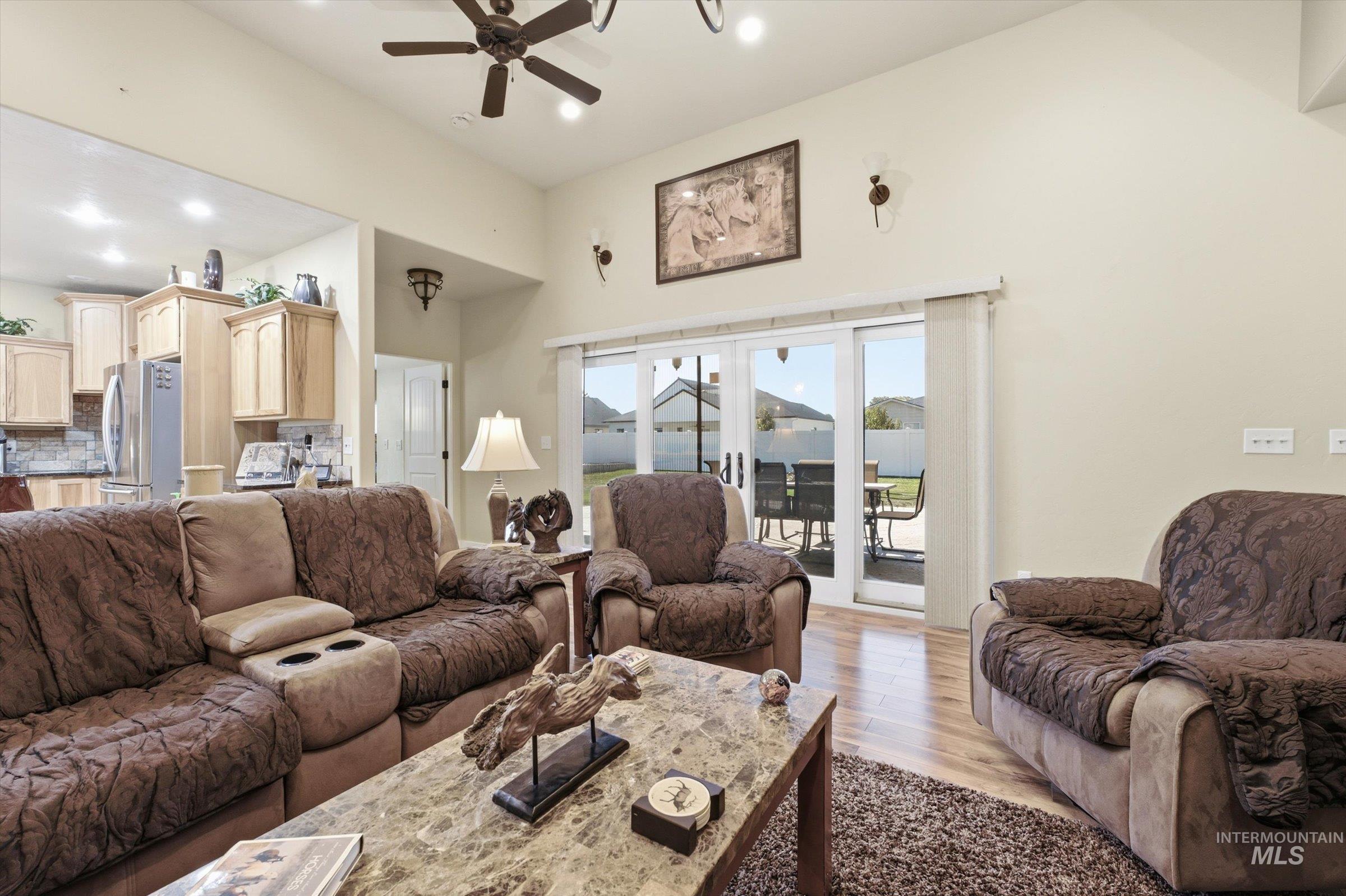 83 S Smiley Court Property Photo 18