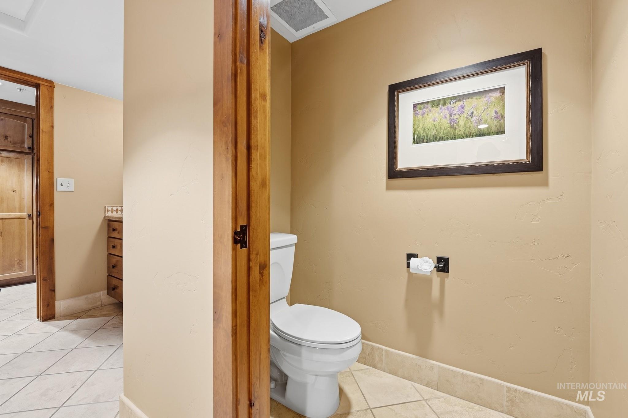 75 Arling Center Property Photo 17